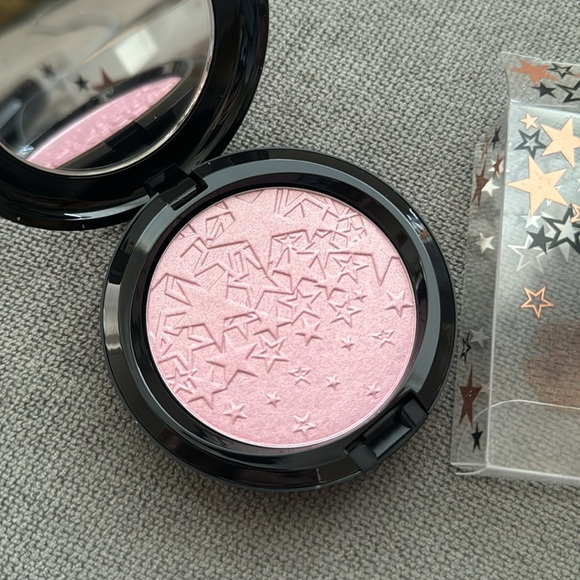 MAC opalescent powder in Shooting Star - Picture 2 of 2